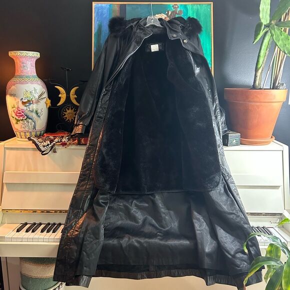 Elegant Black Leather Hooded Coat for Women Size 2 - Picture 10 of 16